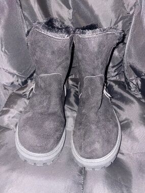 F&8 Fuzzy Boots